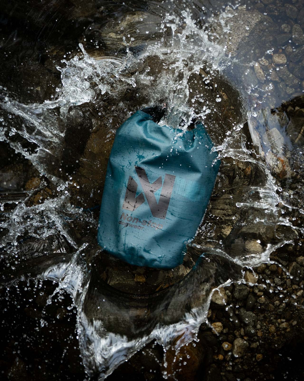non-stop-dogwear-multiuse-bag-dry-bag-100-recyceltes-nylon image 3