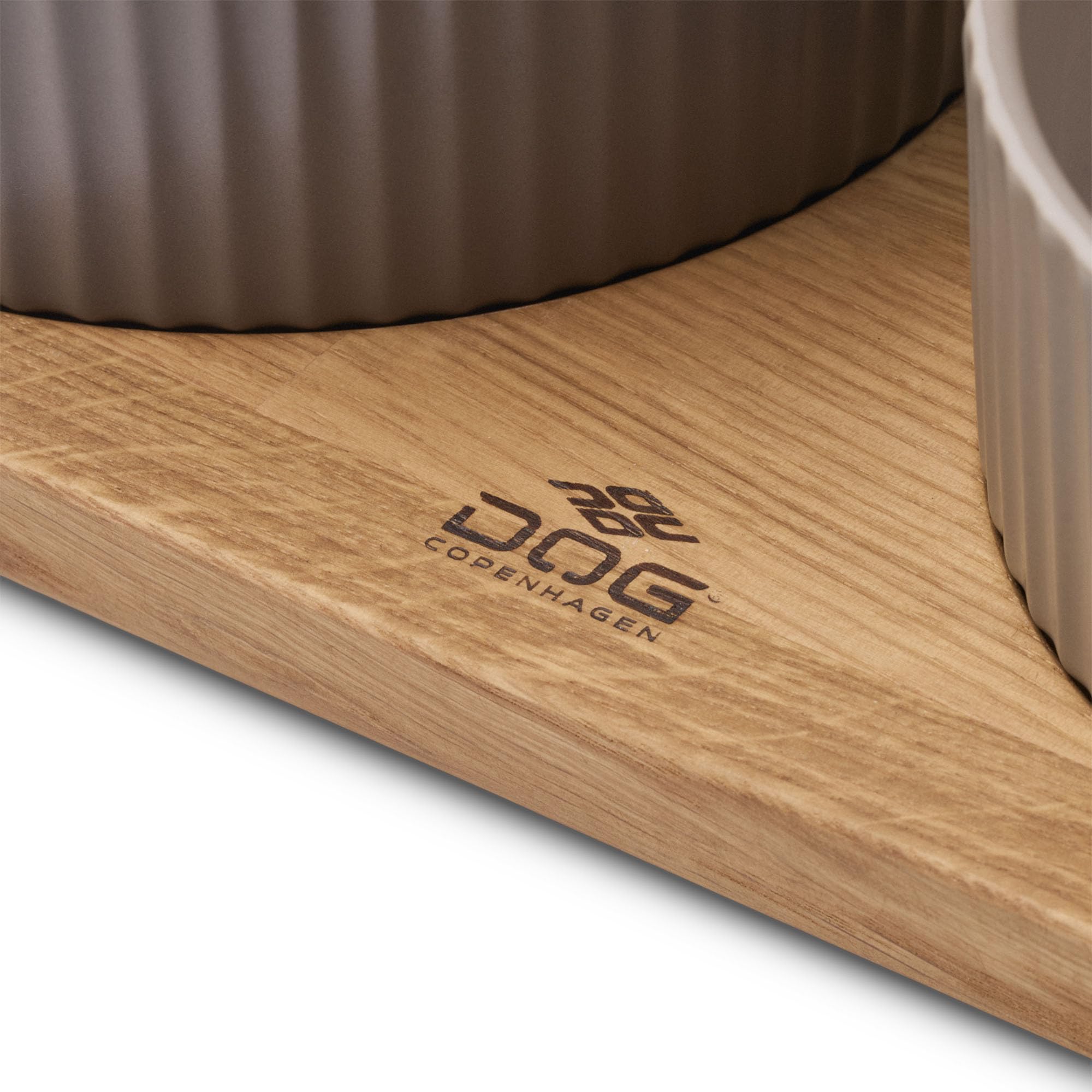 dog-copenhagen-kronborg-futterstation-s-caffe-latte-oak image 4