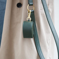 william-walker-kotbeutelspender-dark-moss-leder-etui-dunkelgr-n image 8
