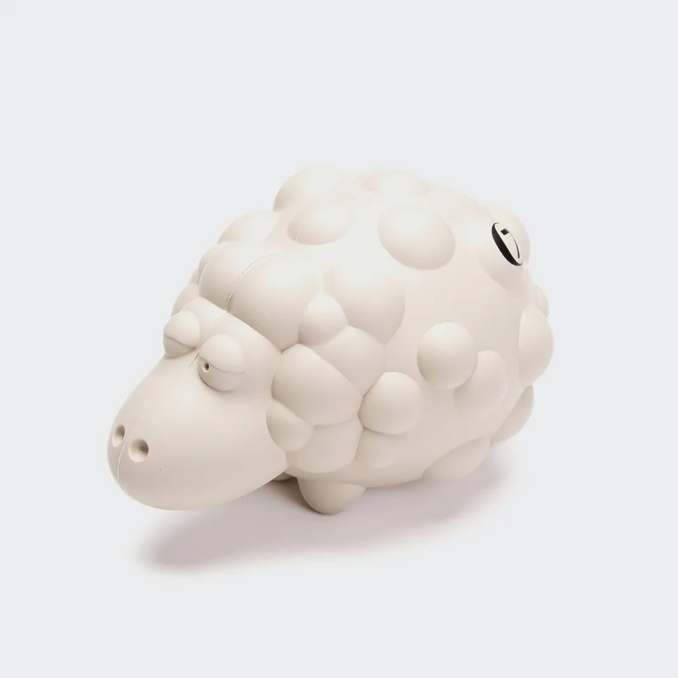 cloud7-kau-apportierspielzeug-schaf-meryl-off-white-naturkautschuk image 1