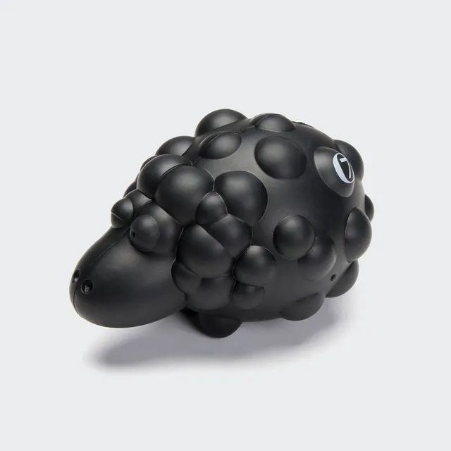 cloud7-kau-apportierspielzeug-schaf-meryl-black image 1
