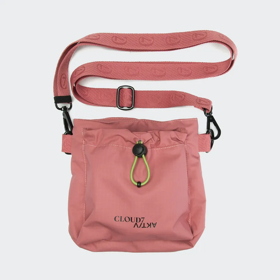 cloud7-aktiv-leckerlibeutel-dusty-peach-crossbody image 1