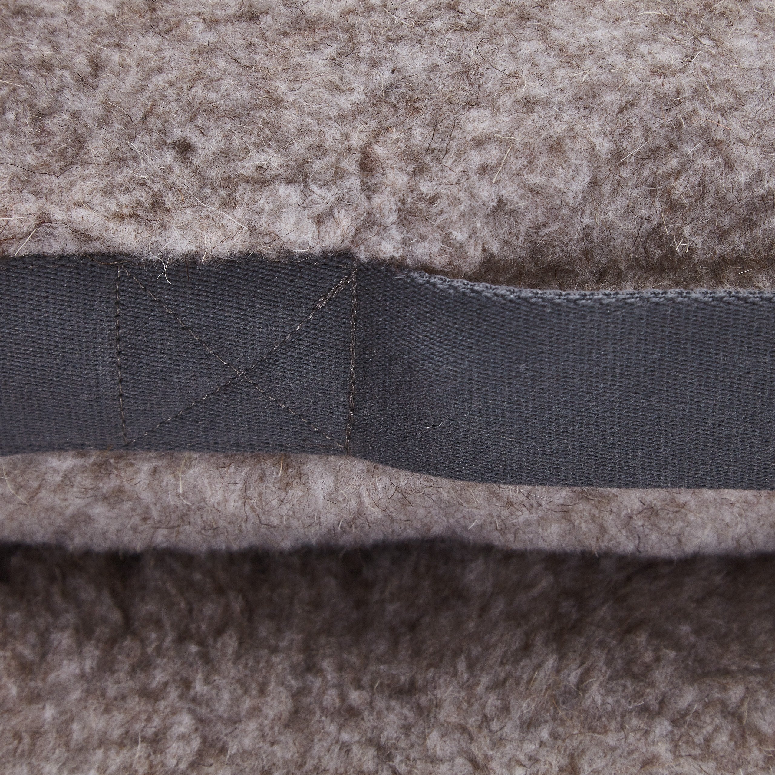 cloud7-siesta-teddy-hundebett-design-hundematratze-mit-griff image 5