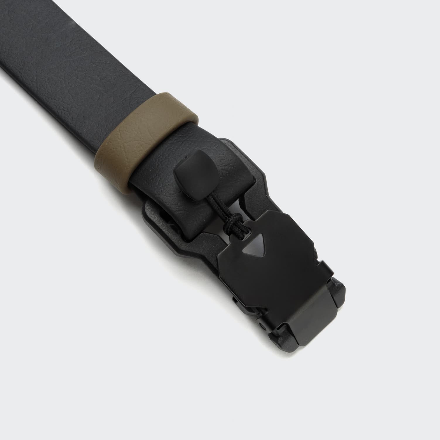 cloud7-hundehalsband-biothane-ipanema-black-olive-wasserfest-mit-magnetverschlus image 3