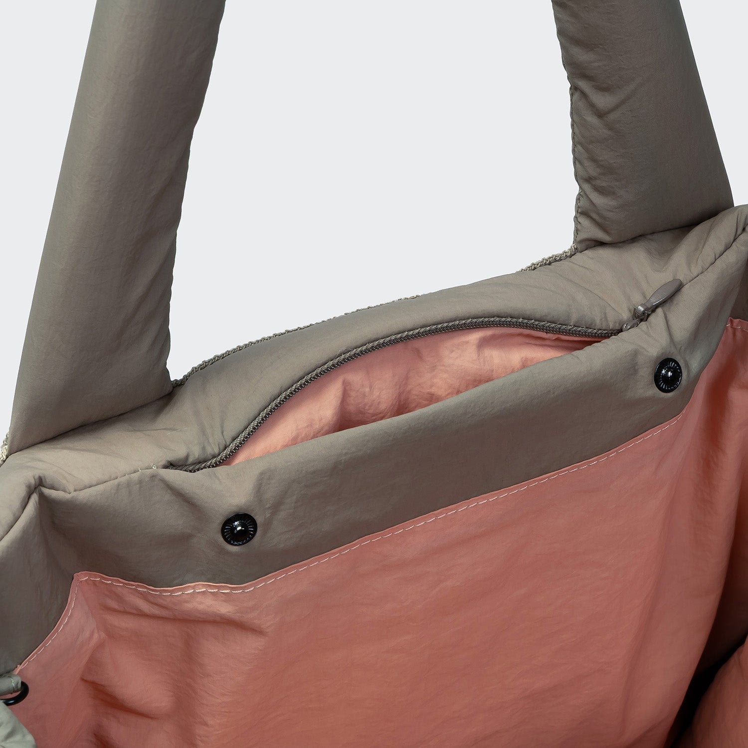 cloud7-hundereisebett-tote-bag-aktiv-puffer-khaki-peach-2-in-1-tasche-und-bett image 3