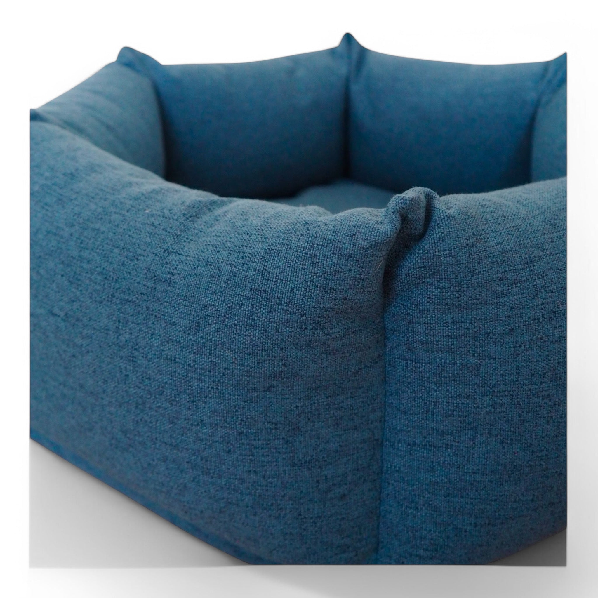 molly-and-stitch-the-nest-hundebett-steel-blue image 3