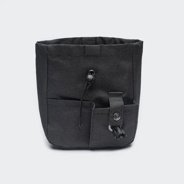 cloud7-leckerlibeutel-black-hunde-leckerlitasche-aktiv image 1