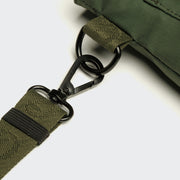 cloud7-aktiv-goodie-bag-olive-crossbody-leckerlibeutel-aus-ripstop image 4