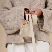 william-walker-kotbeutelspender-almond-nappaleder-etui-beige image 4